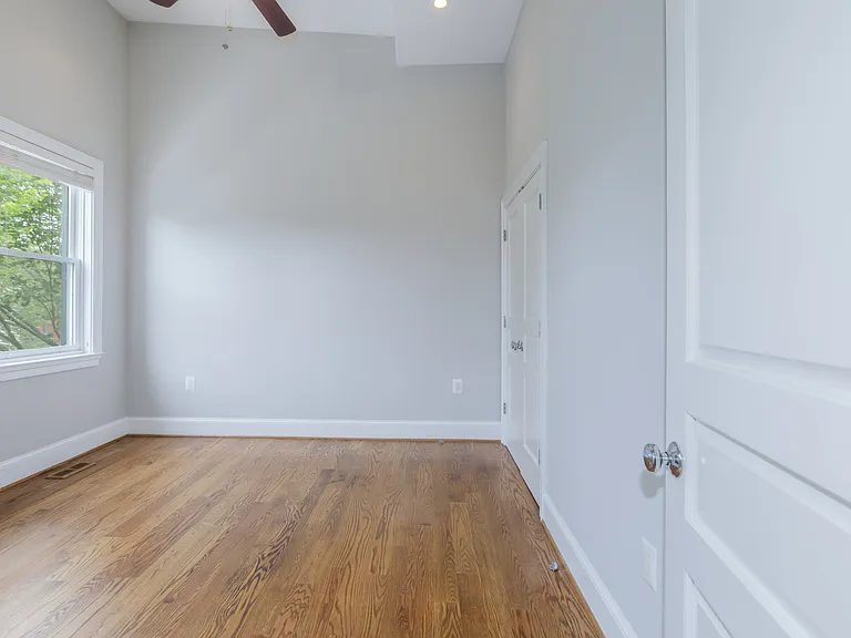 1022 Independence Ave SE — Photo 20