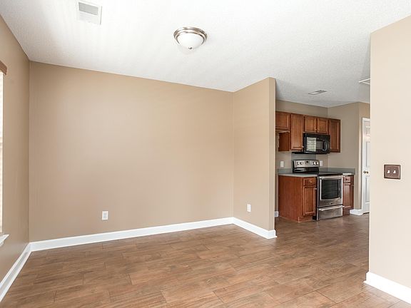 5th image of 538 Beverly Dr