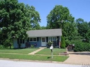 1205 Miremont Dr, Ballwin, MO