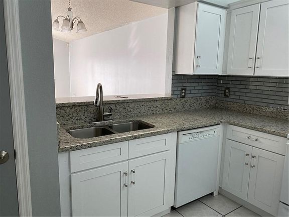 4th image of 174 Toluca Dr