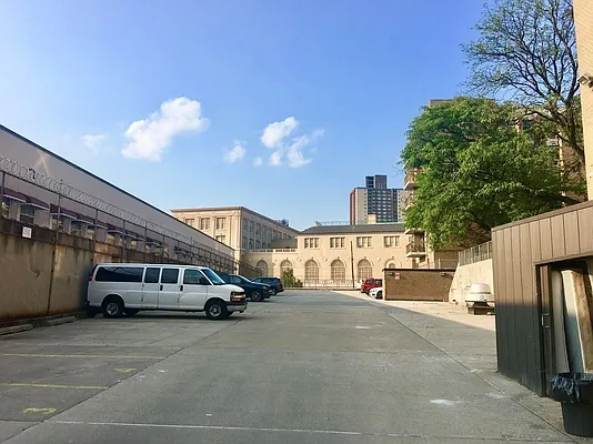 Rented by Bruma Realty LLC | media 11