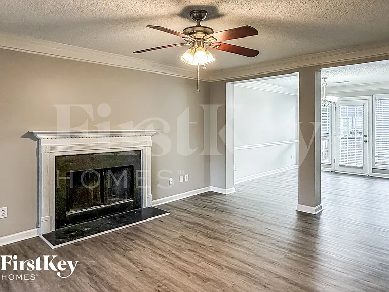 2701 Chadwick Ln NW — Photo 4