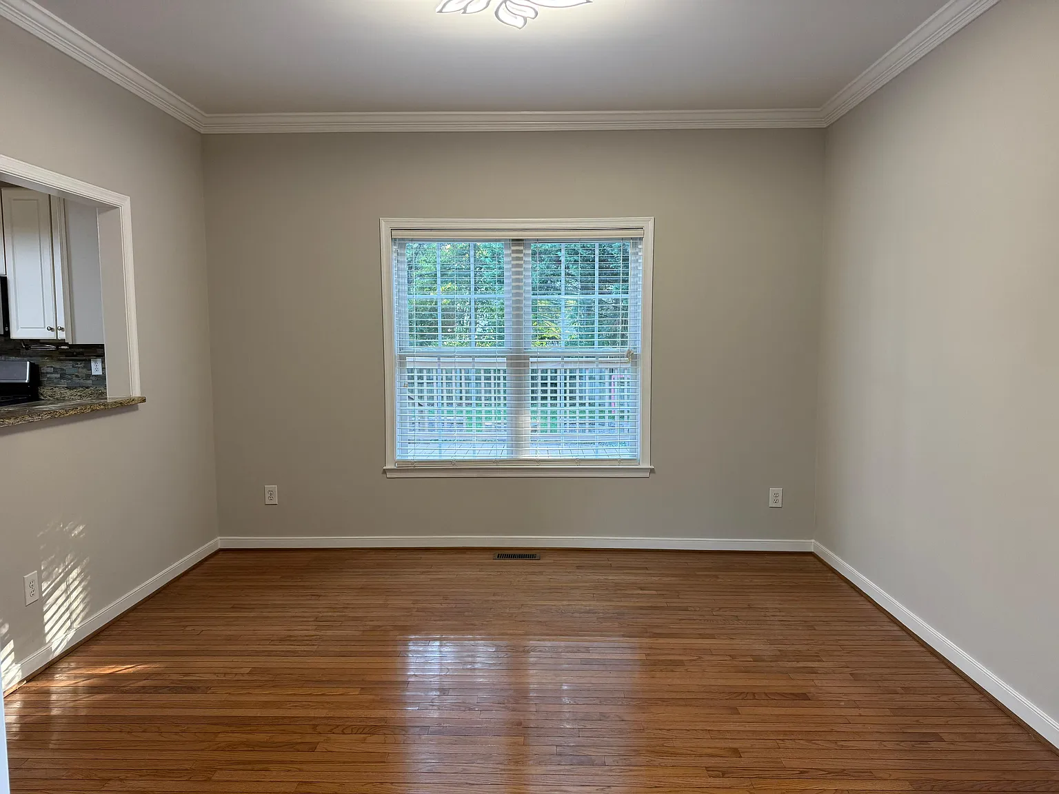 4 bed, 2205 sqft, $3,000 — Photo 4