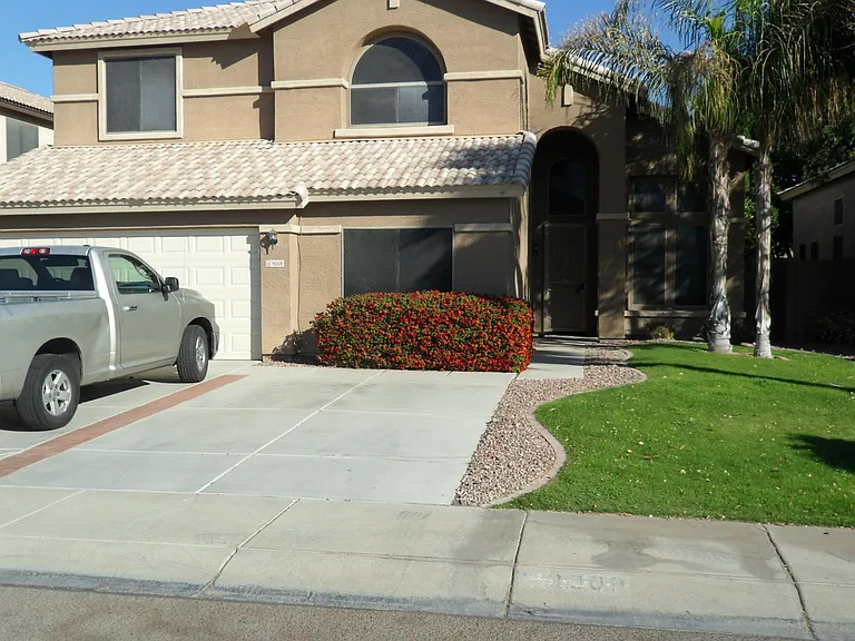 9008 W Quail Ave — Photo 1