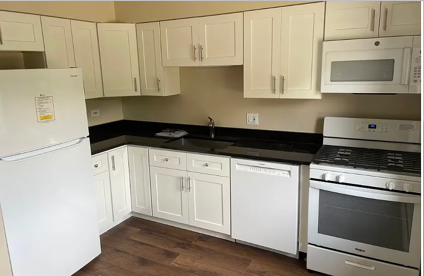 2 bed, 725 sqft, $1,850 — Photo 2