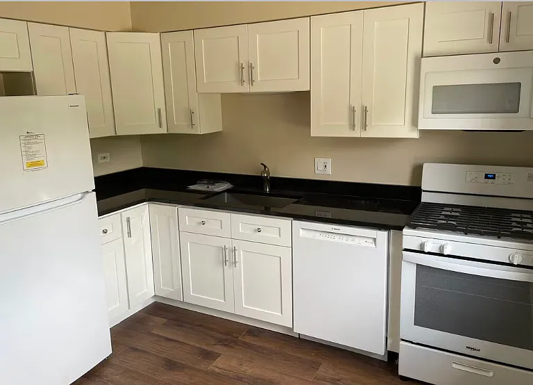 440 Lorraine St #2S — Photo 2