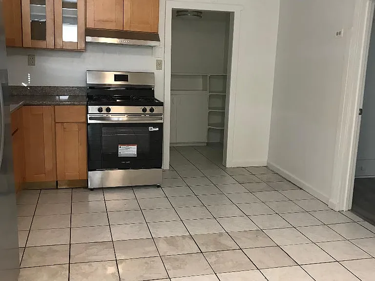 1711 Washington St #A — Photo 2
