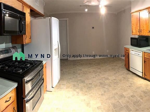 5th image of 817 Westmont Dr #1