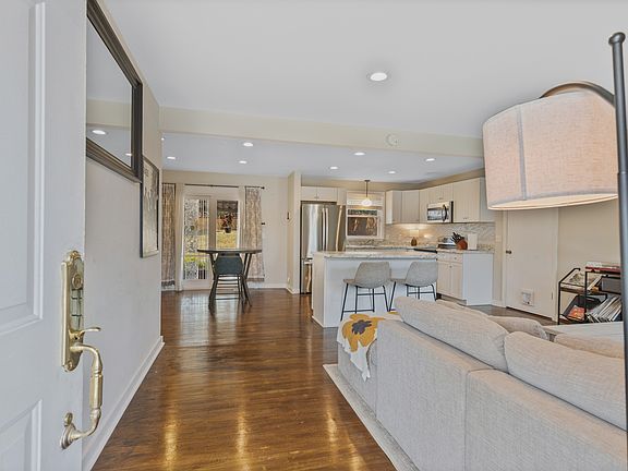 3rd image of 3849 Woodward Dr
