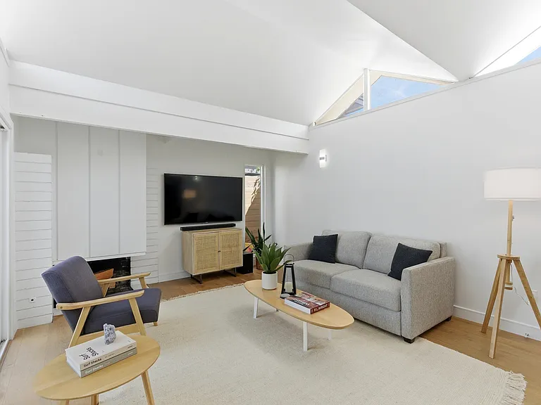 258 Walnut St — Photo 14