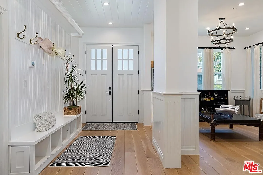 4 bed, 4.5 bath, 3365 sqft, $23,995 — Photo 3