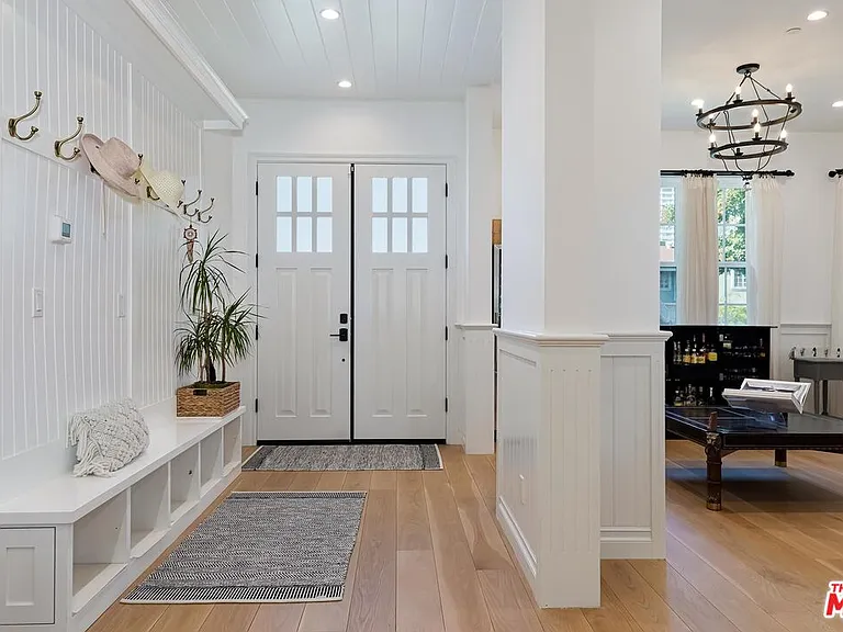 10810 Wilkins Ave — Photo 3