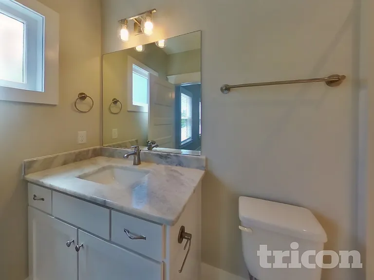 1248 Hillwood Private Cv — Photo 12