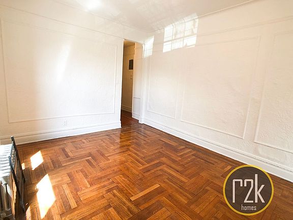 5th image of 3257 35th St APT B4