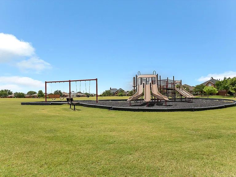 4154 Parterre Dr — Photo 35