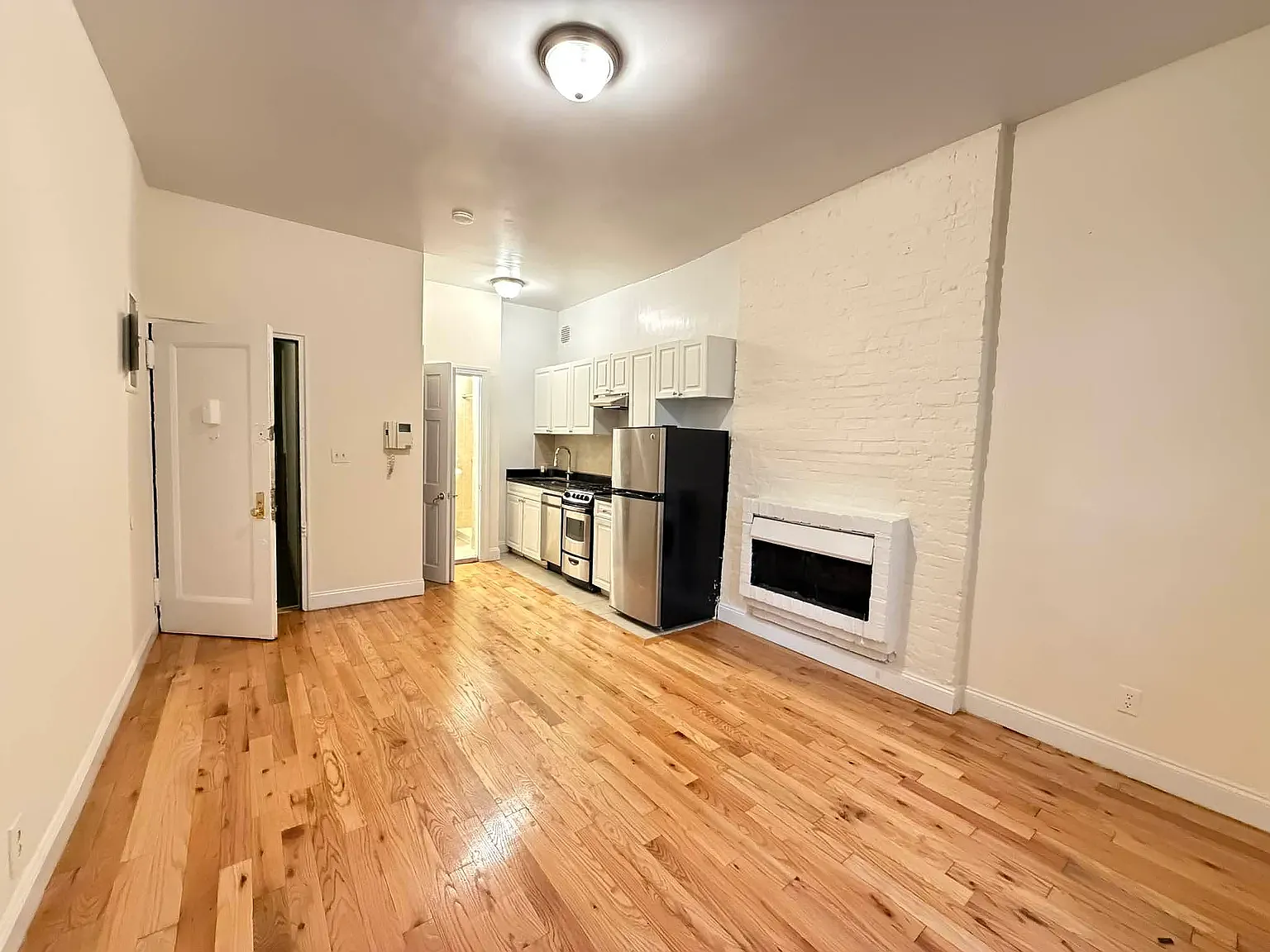 309 East 37th Street — Photo 4