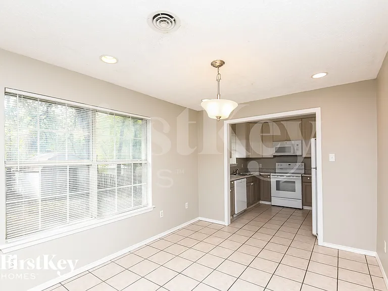 6508 Normandy Rd — Photo 4