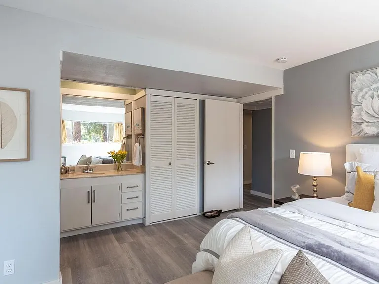 500 W Middlefield Rd #44 — Photo 11