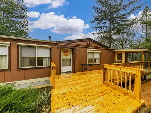 212 Debra Ln, Grants Pass, OR 97527
