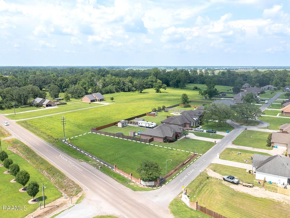 1st image of 1003 Live Oak Cir
