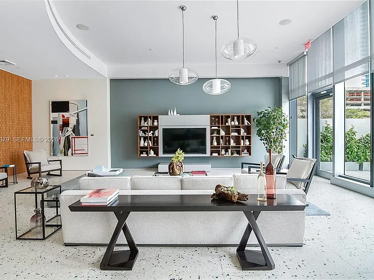 460 NE 28th St #1601 — Photo 38