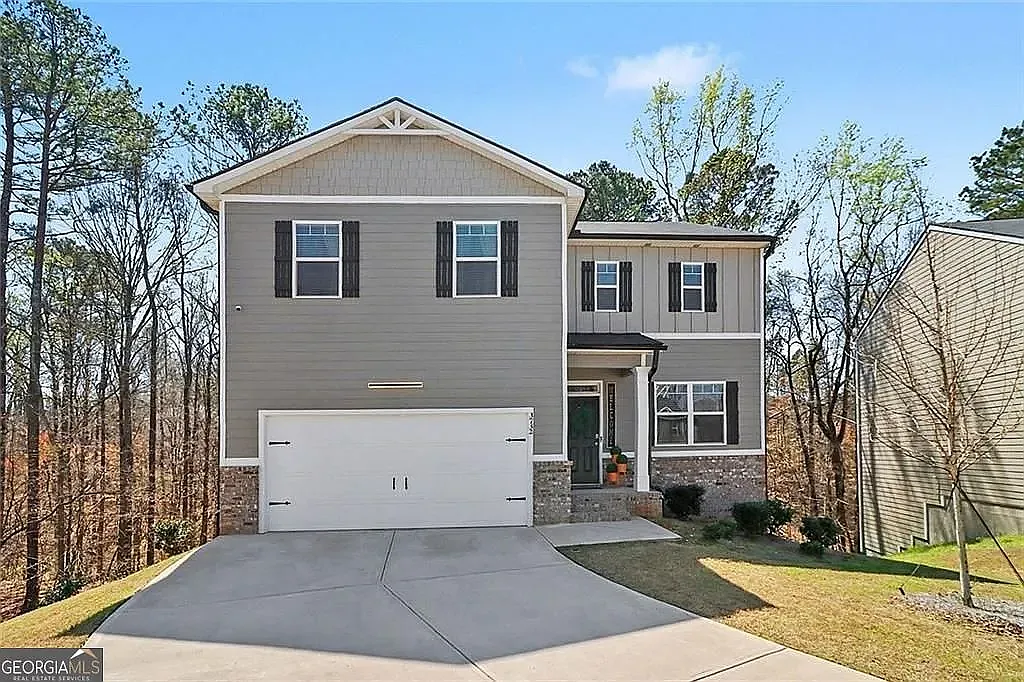 4 bed, 2.5 bath, 2634 sqft, $3,600 — Photo 1