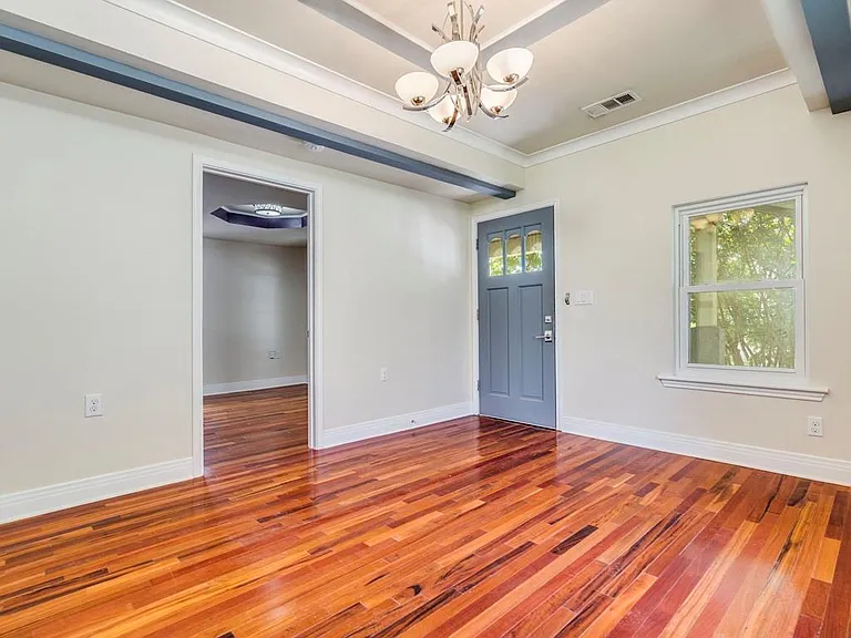 2314 Santa Rosa St — Photo 5