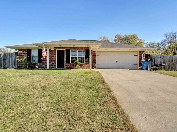 224 Shelly Lindale Tx 75771 Zillow