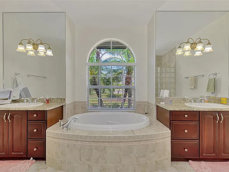 900 Park Place Dr — Photo 49