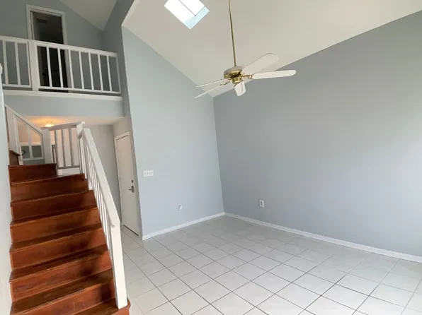 600 37th Ave N APT 207, Myrtle Beach, SC 29577