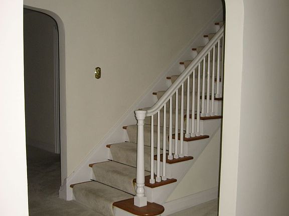 3rd image of 512 Virginia Ave