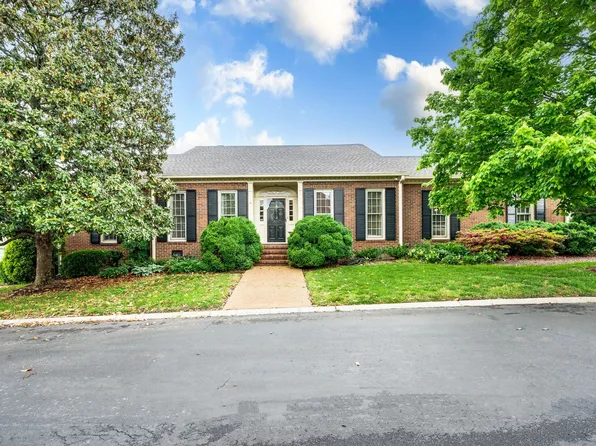 2105 Hobbs Ct, Nashville, TN 37215