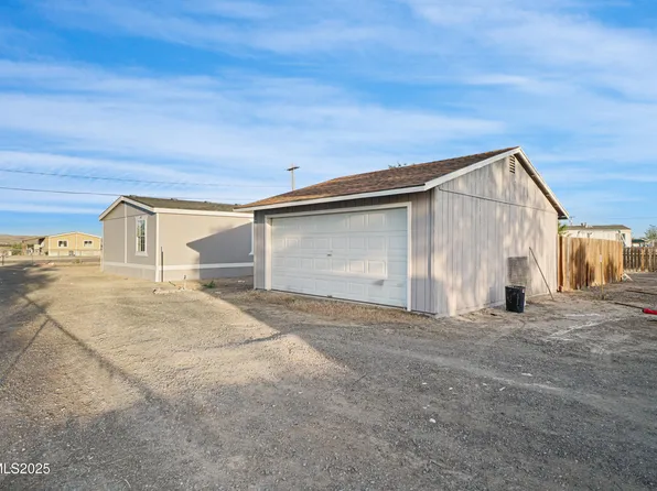2845 Talapoosa St, Silver Springs, NV 89429
