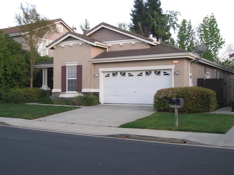 134 Gerbera St — Photo 2