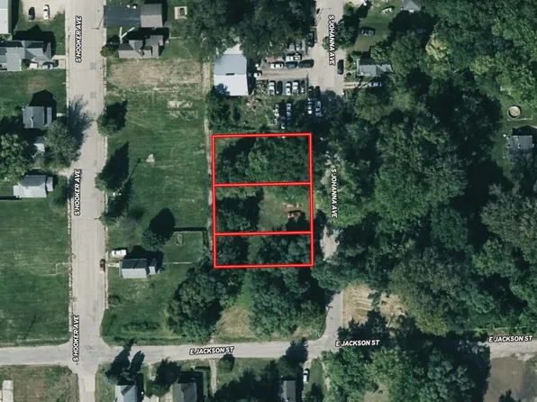40 S Johanna Ave, Freeport, IL 61032