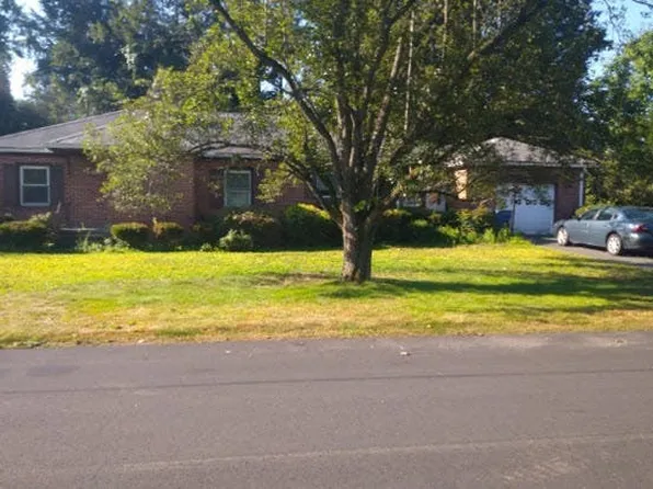27 Hazel St, West Springfield, MA 01089