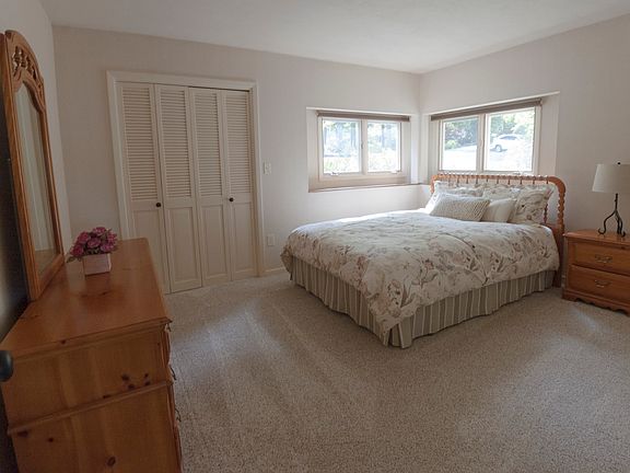 3rd image of 282 Lucerne Dr