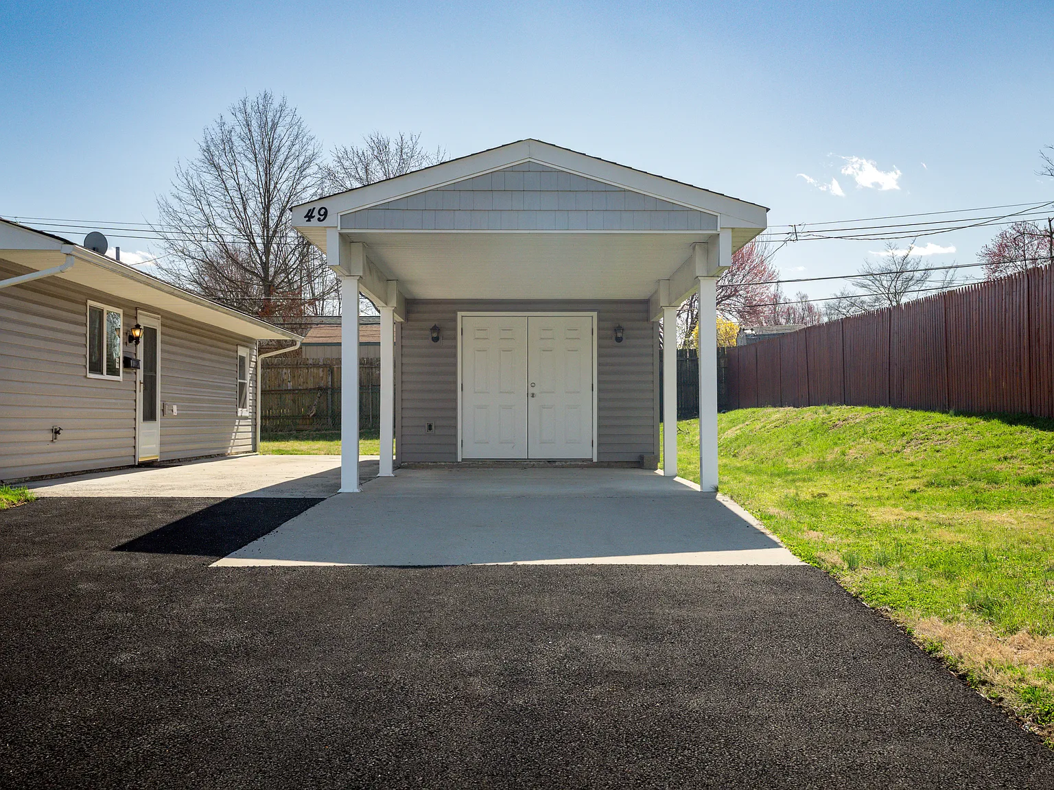 3 bed, 1200 sqft, $2,800 — Photo 2