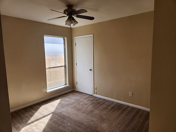 4th image of 1825 Stratford Dr