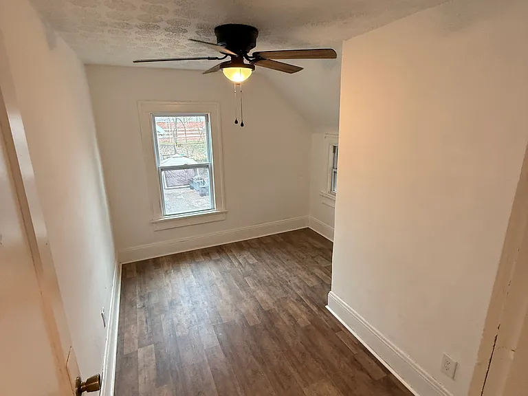 933 Golda Pl — Photo 7