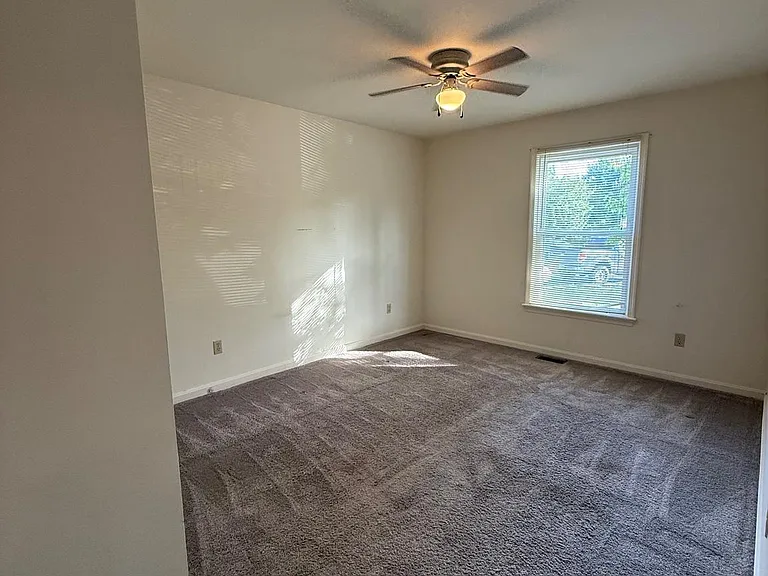 900 Dewberry Dr — Photo 15