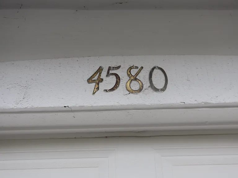 4580 Berkshire Dr — Photo 6