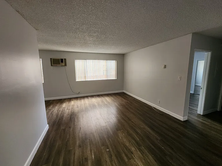 2515 Ocean View Ave #104 — Photo 3