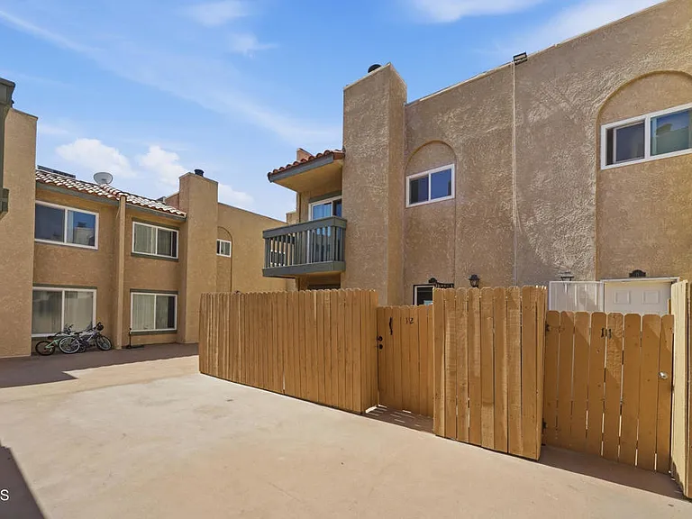 10260 Plainview Ave #12 — Photo 21