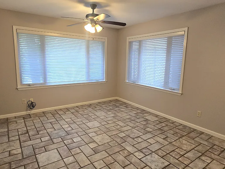 1700 Northwood Rd — Photo 2