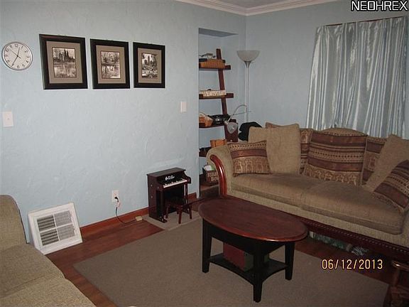 3rd image of 156 17th St NE