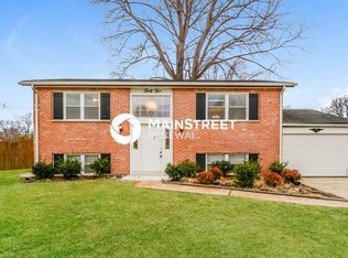 35 Bernie Cir, Maryland Heights, MO 63043