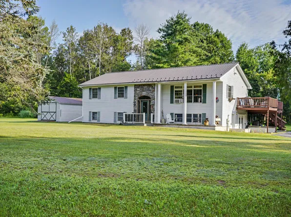 35 Rosbo Ln, Morrisonville, NY 12962
