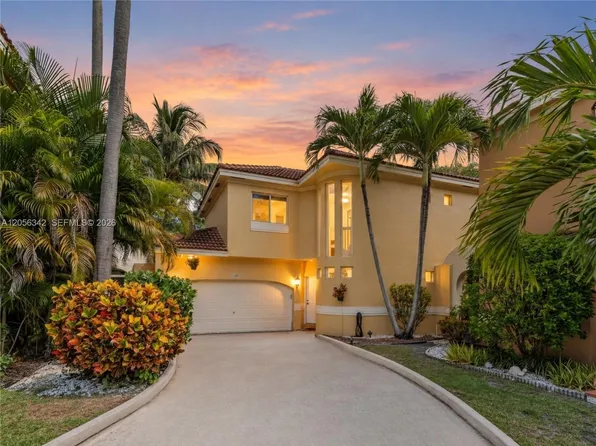 11407 Lakeview Dr, Coral Springs, FL 33071