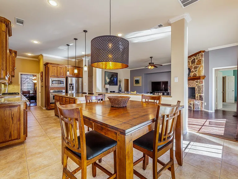 920 Fannin Dr — Photo 9